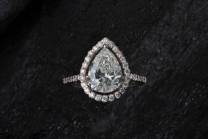 close-up-photo-of-diamond-ring-2735981